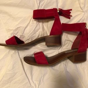 Steve Madden “Darcie” sandal, size 8